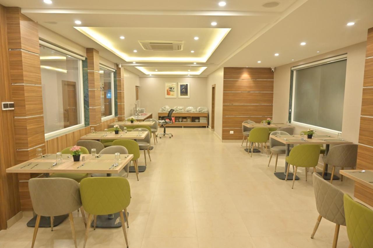 Hotel Sharda Residency Patna  Ngoại thất bức ảnh