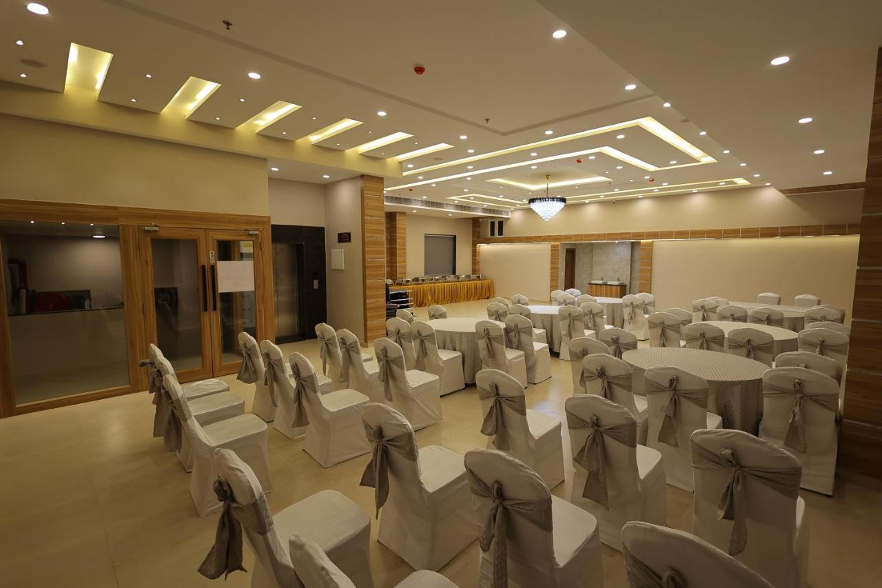 Hotel Sharda Residency Patna  Ngoại thất bức ảnh