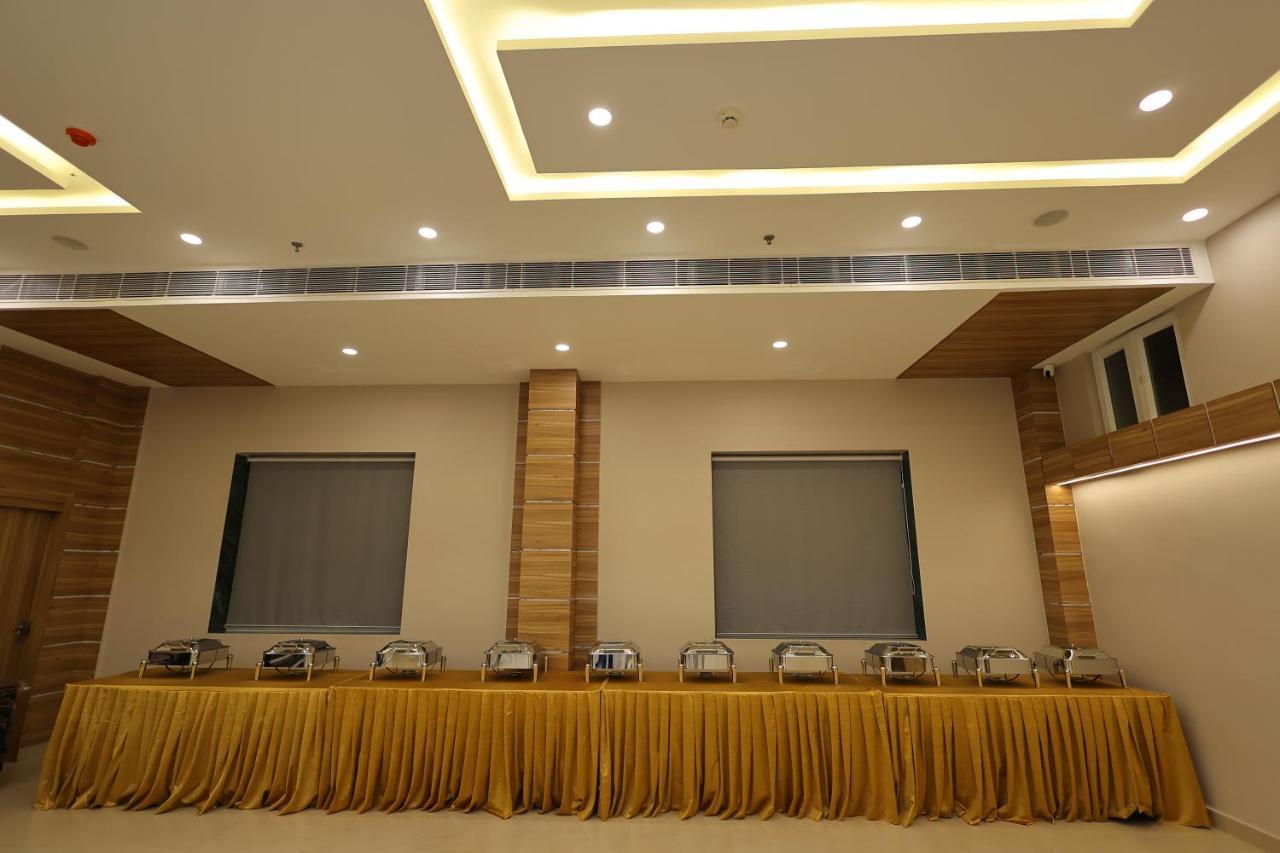 Hotel Sharda Residency Patna  Ngoại thất bức ảnh