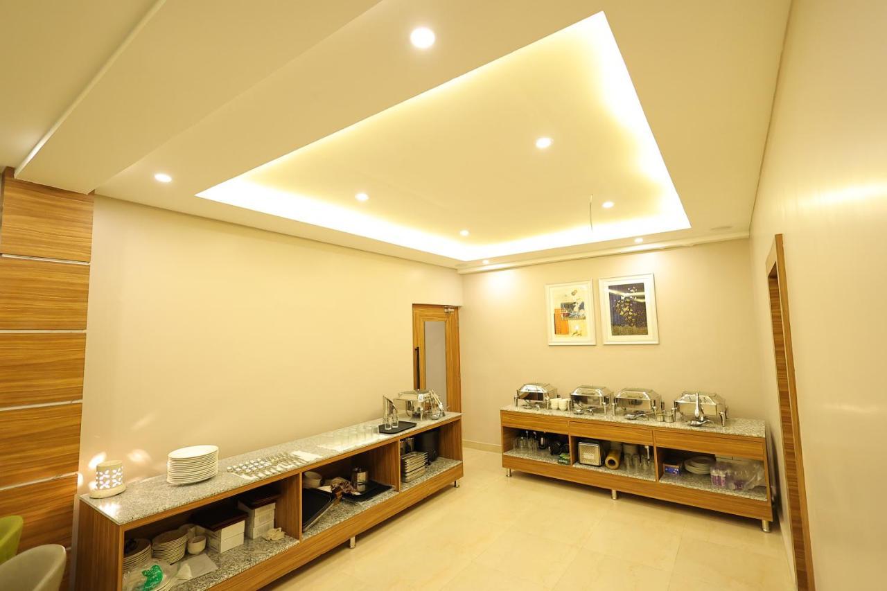 Hotel Sharda Residency Patna  Ngoại thất bức ảnh