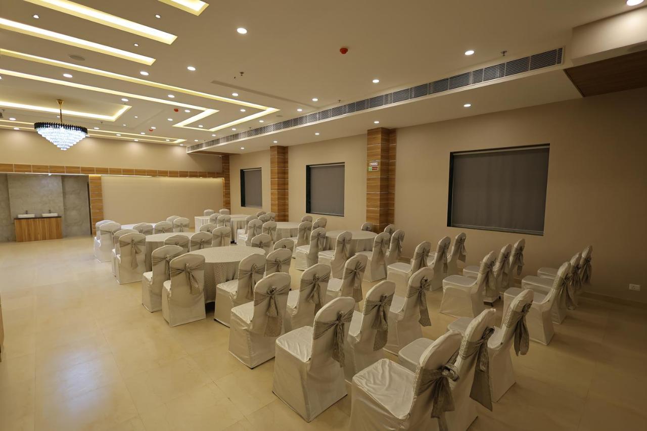 Hotel Sharda Residency Patna  Ngoại thất bức ảnh