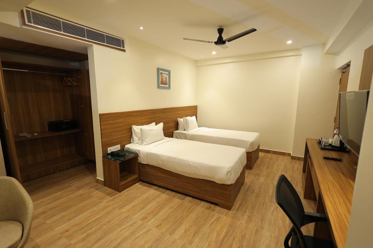 Hotel Sharda Residency Patna  Ngoại thất bức ảnh