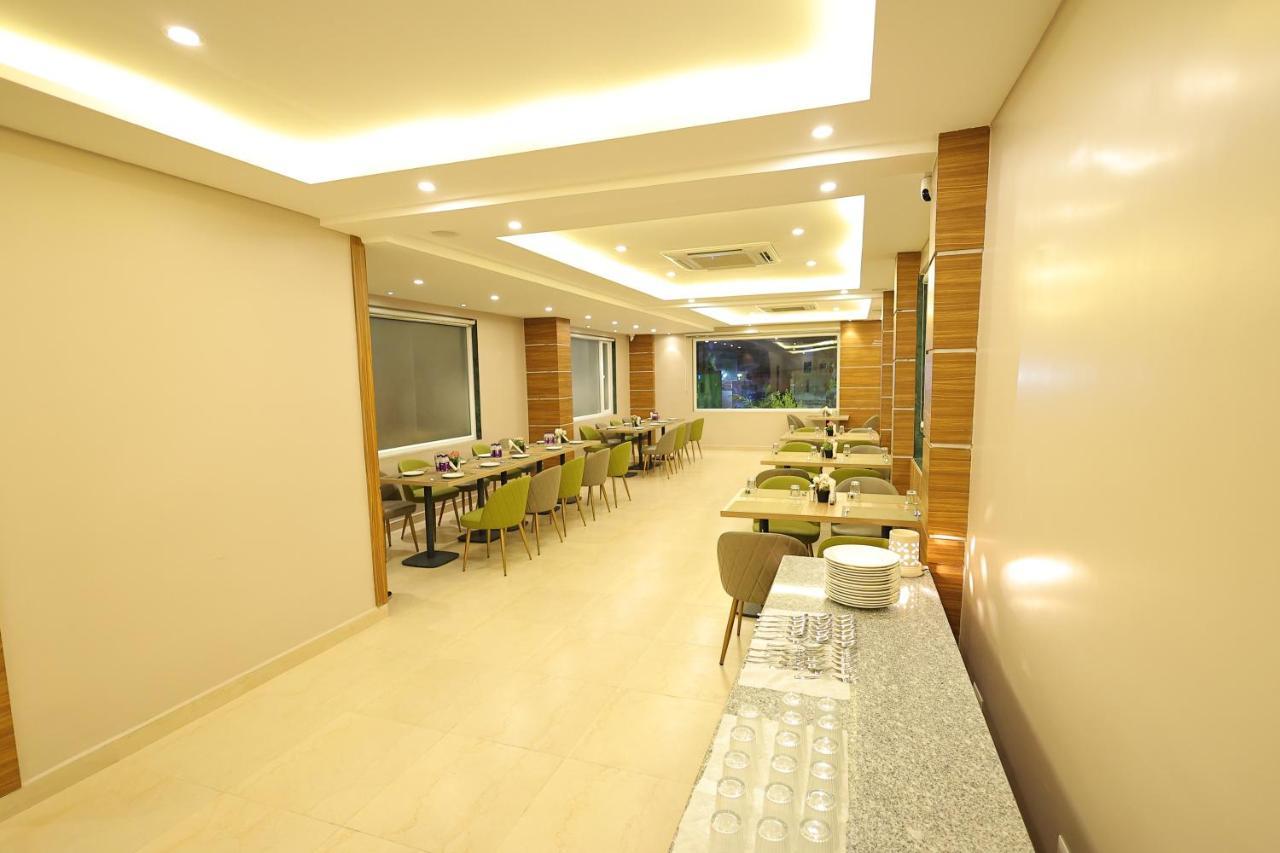 Hotel Sharda Residency Patna  Ngoại thất bức ảnh