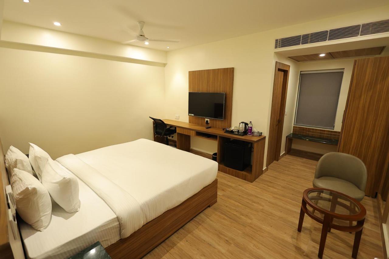 Hotel Sharda Residency Patna  Ngoại thất bức ảnh