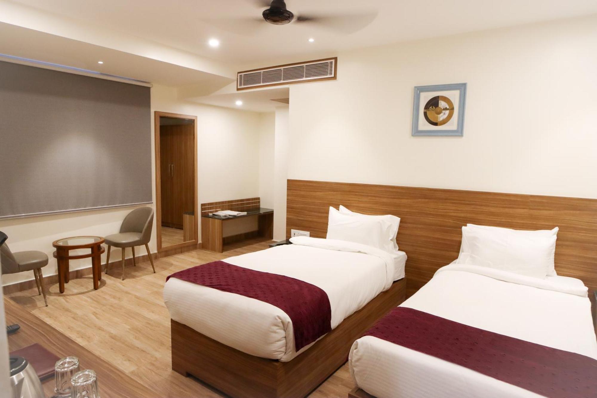Hotel Sharda Residency Patna  Ngoại thất bức ảnh