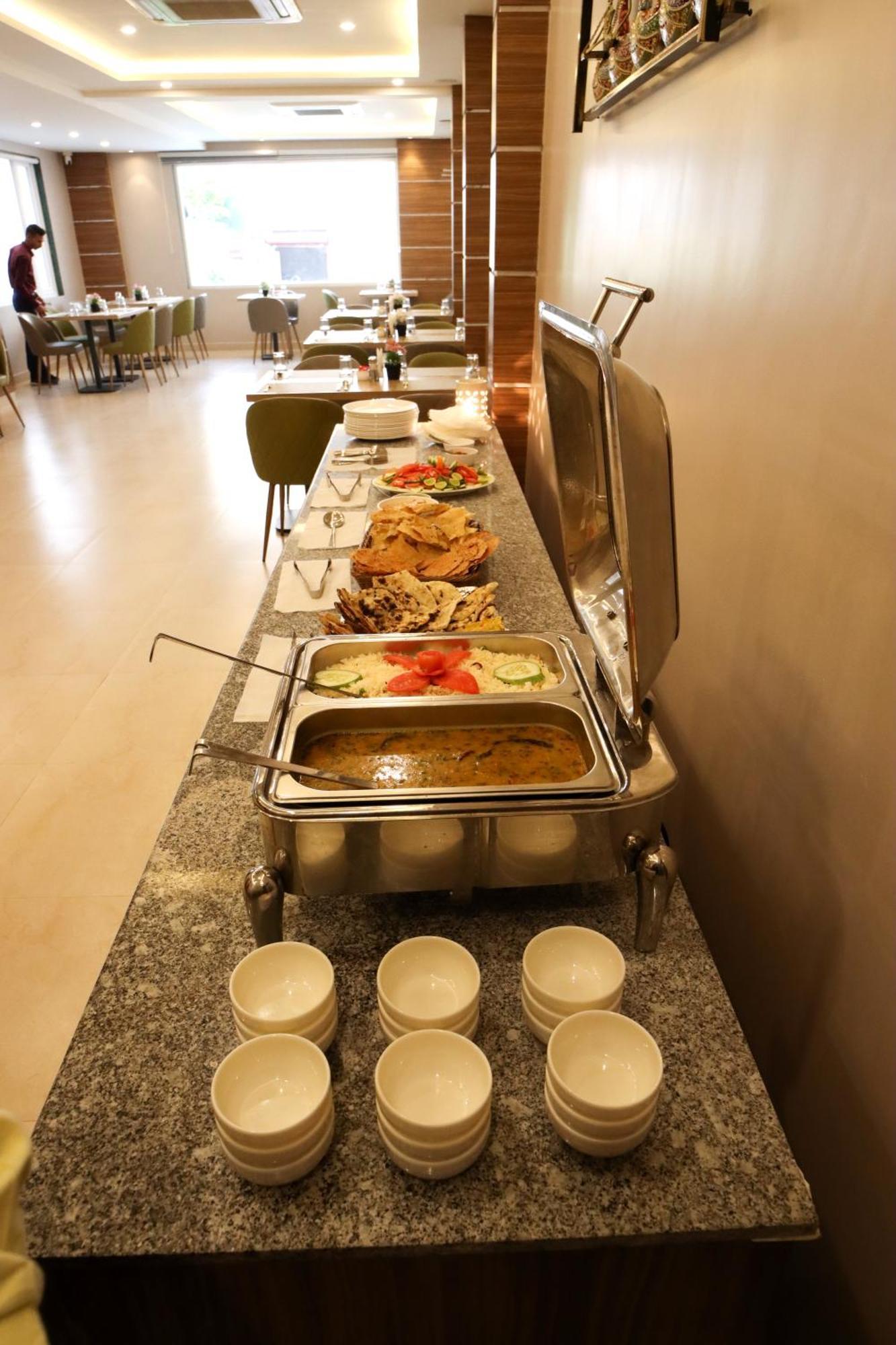 Hotel Sharda Residency Patna  Ngoại thất bức ảnh
