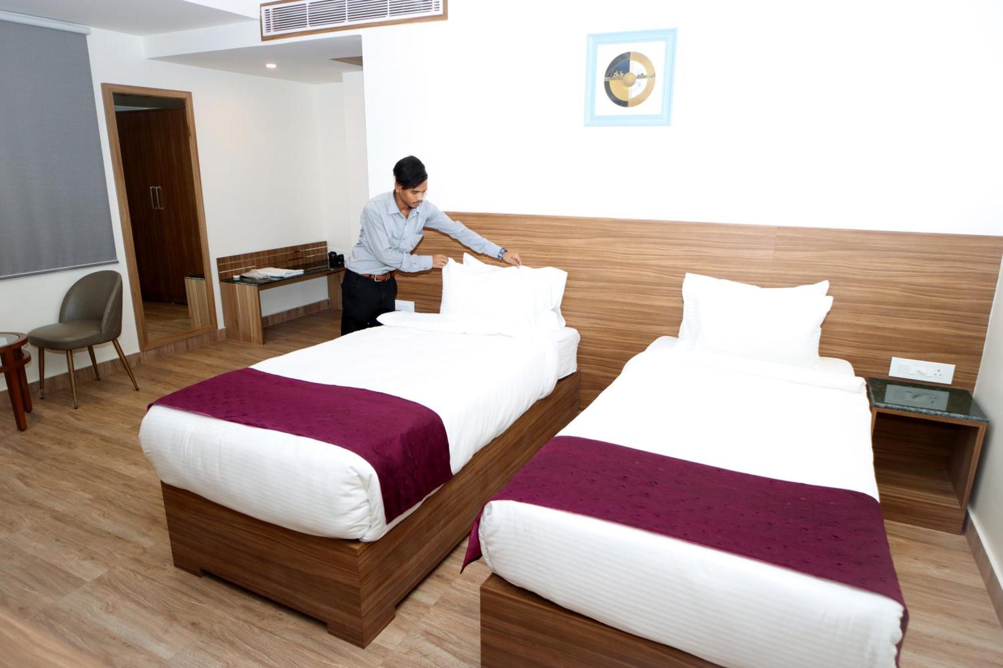 Hotel Sharda Residency Patna  Ngoại thất bức ảnh