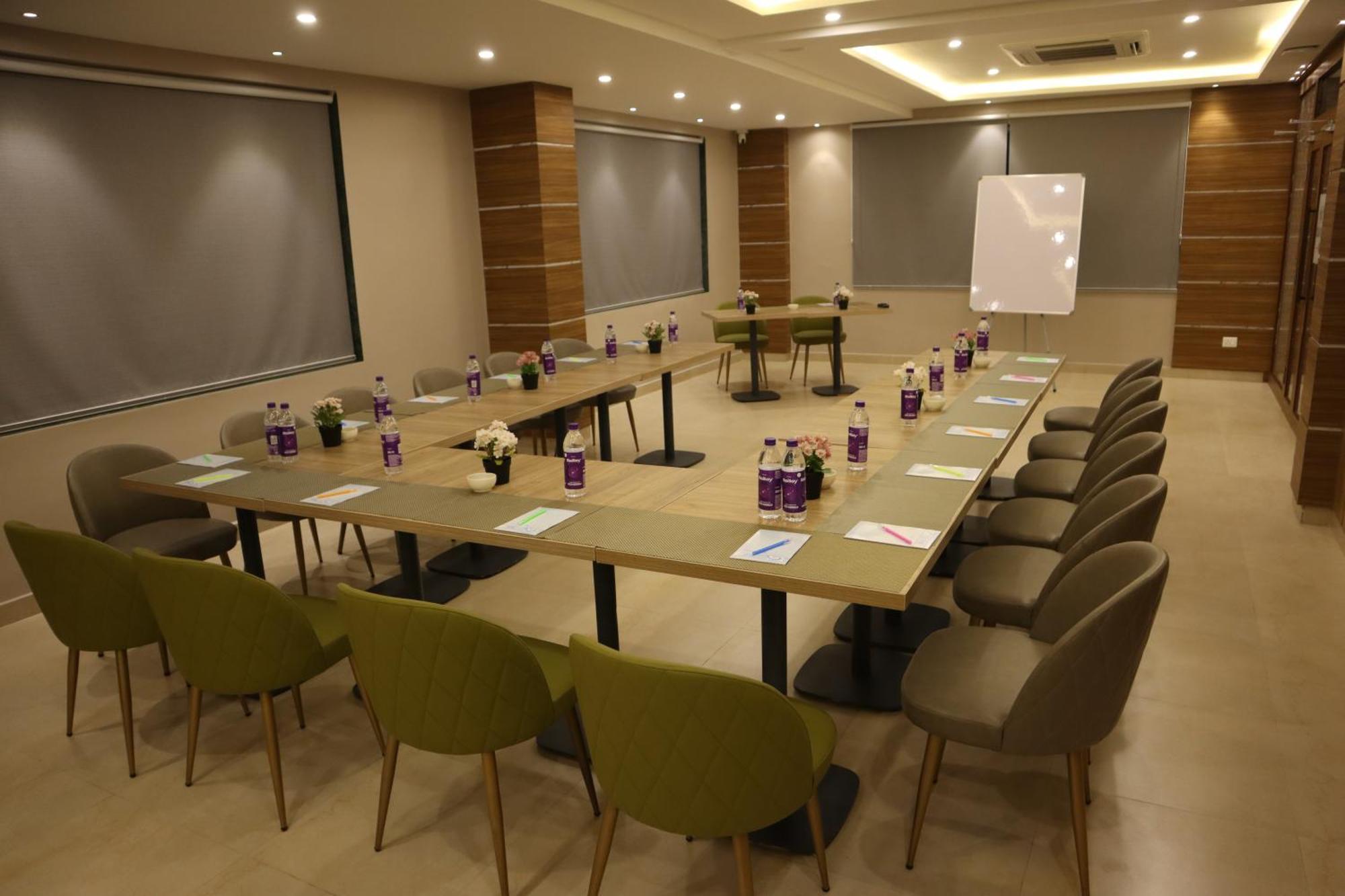 Hotel Sharda Residency Patna  Ngoại thất bức ảnh